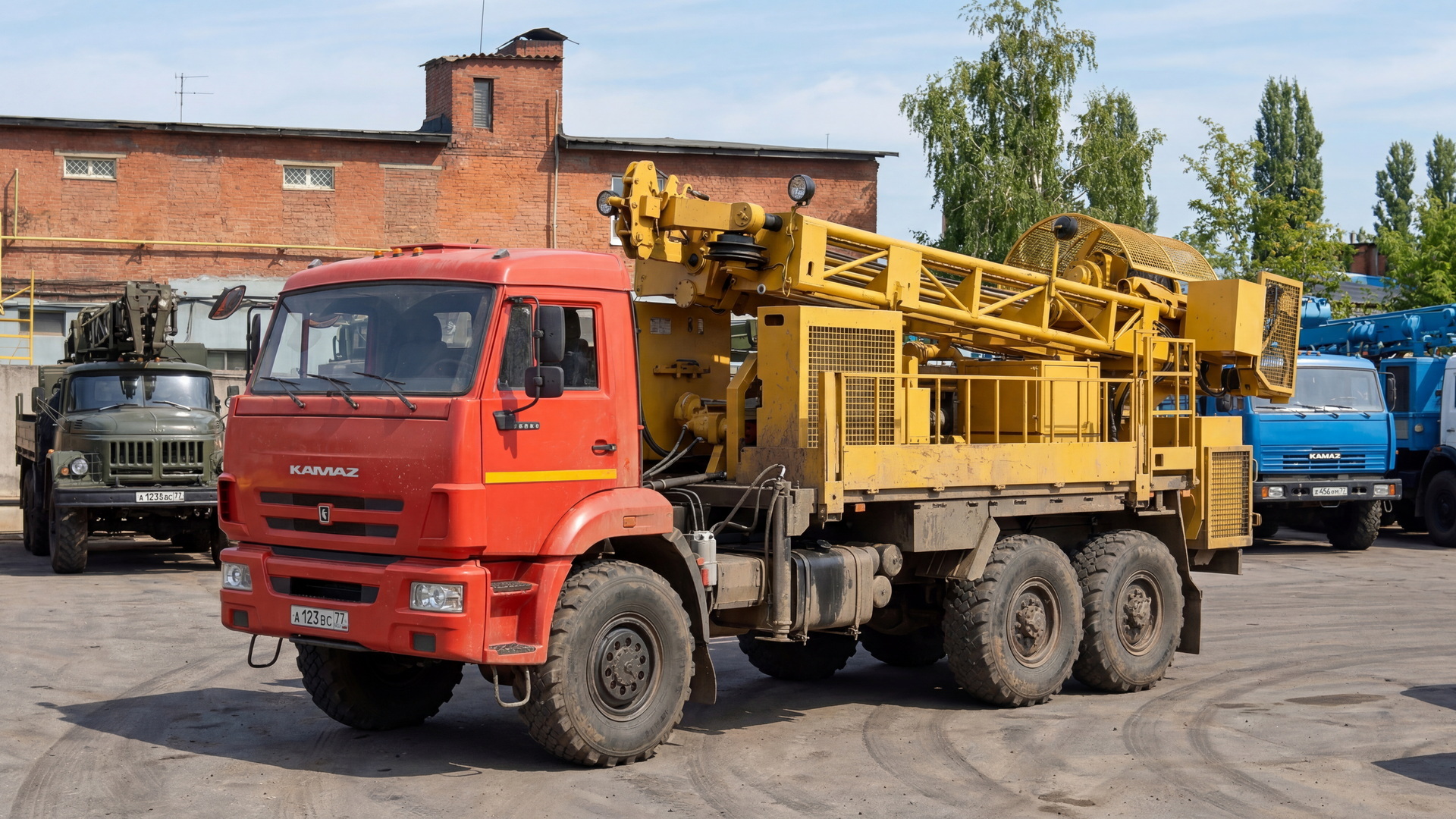 Буровая установка ЛБУ-50 на шасси ЗИЛ-131, УРАЛ, КАМАЗ для бурения скважин водоснабжения и гидрогеологических работ