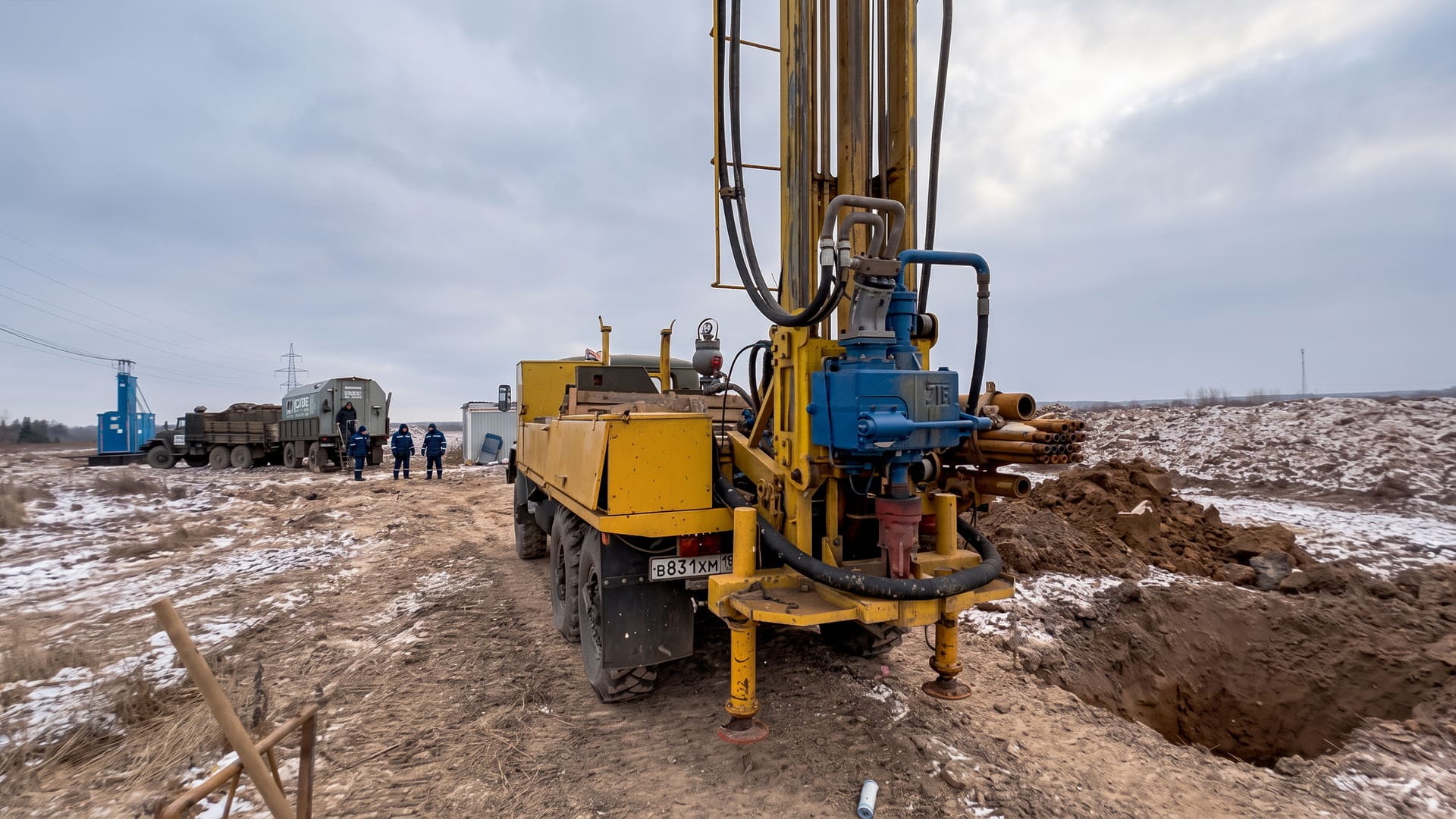 Буровая установка УРБ-2А2 при строительстве промышленной скважины